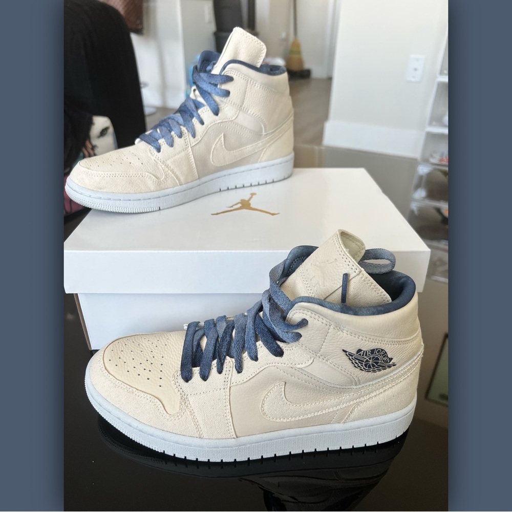 Nike Air Jordan 1 Mid SE
